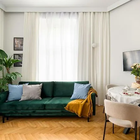 Apartment Green Oasis In The Centre